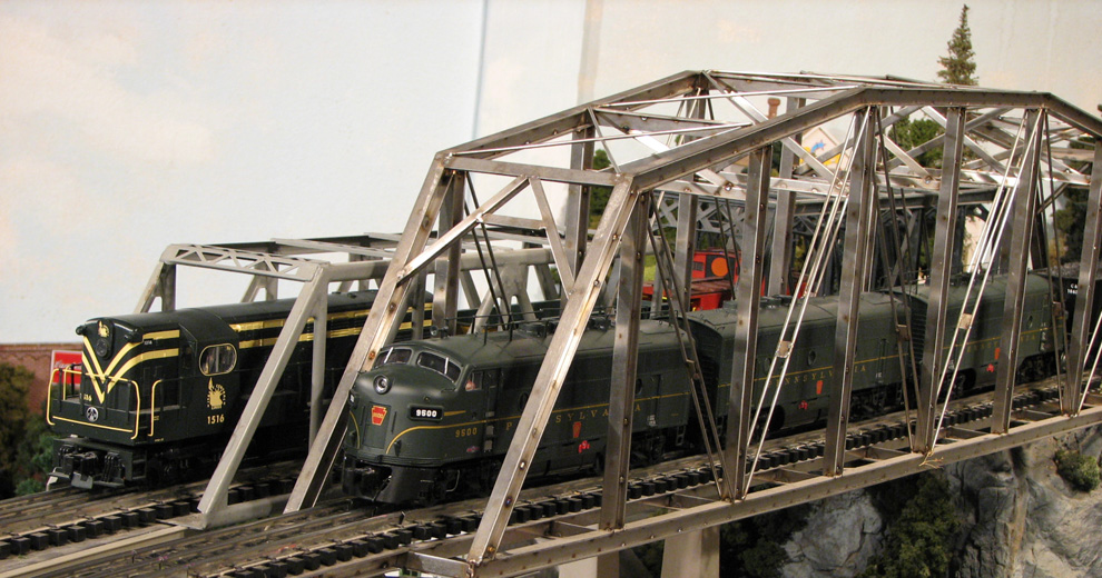 2Lionel. 1 Stainless.jpg