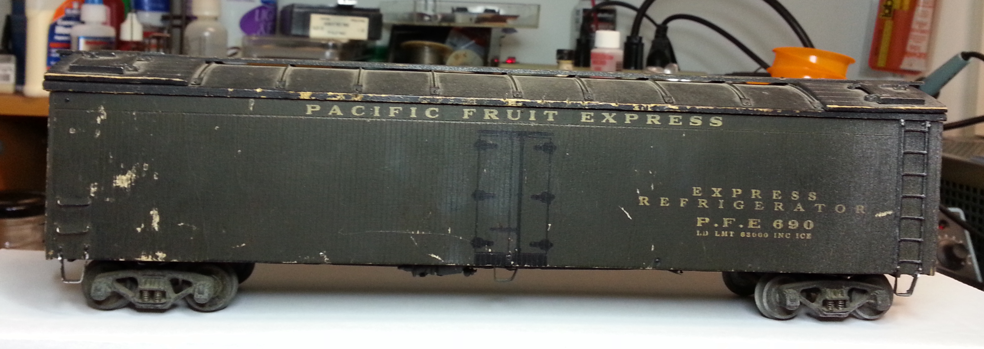 Express Reefer PFE 690.jpg