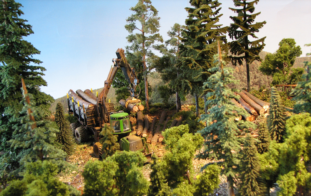Wheeled Forwarder loading itself.jpg